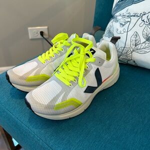 ✨Veja (NWOT) Condor 2 Alveomesh Size US 5-5.5 / EU 36✨